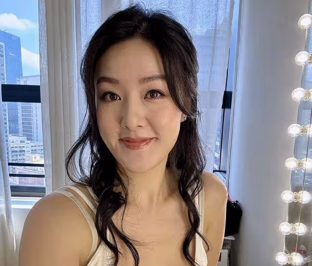 香港女星正式註冊結婚,在星級酒店低調辦婚禮,當第三者成功上位