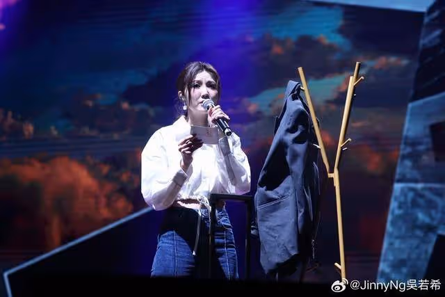 悲痛!TVB力捧小花自曝奶奶離世,帶著傷痛開演唱會被贊敬業