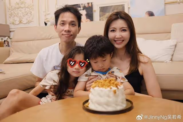 悲痛!TVB力捧小花自曝奶奶離世,帶著傷痛開演唱會被贊敬業