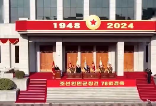 韓軍演練大批直升機黑壓壓飛過頭頂機，數量近乎遮天蔽日！