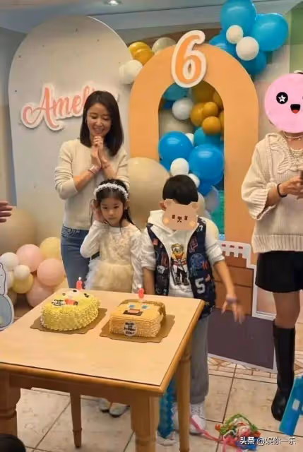 林心如最新美照來襲,48歲狀態真好,小香風套裙穿搭好美好減齡!