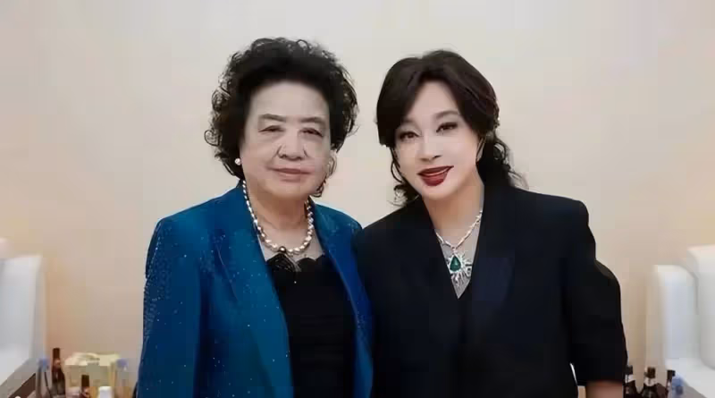 74歲王馥荔太真實!不扮嫩,不醫美,皺紋橫生,與劉曉慶差距一目了然