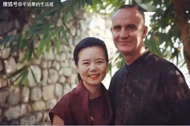 龔琳娜官宣離婚,結婚20年被誇天作之合,離婚原因引熱議