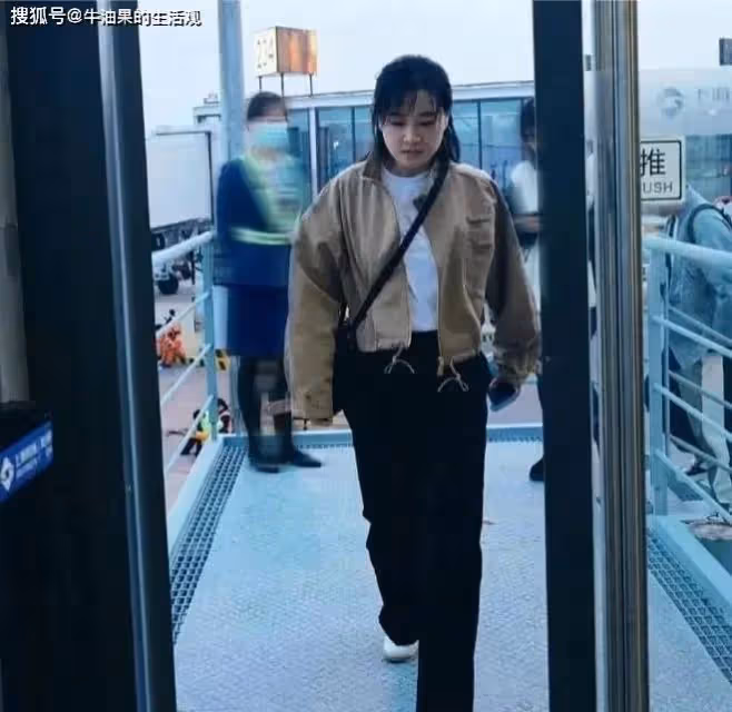 阿嬌復胖上熱搜,賈玲體重反彈被群嘲,她們怎麼又胖回去了?