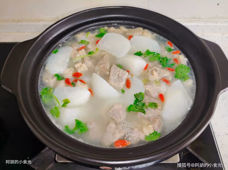 雞湯骨湯靠邊站,秋天最該喝這碗湯!多為家人煲一鍋,肉嫩湯鮮、不油膩