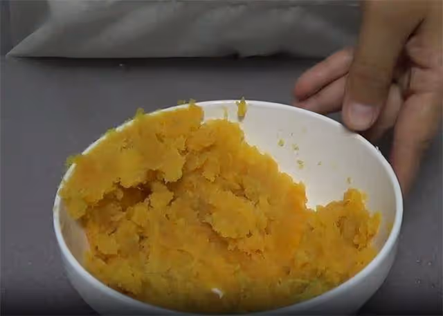 喜歡吃芋圓的要收藏了,在家自己就能做,爽滑Q彈,吃著超過癮
