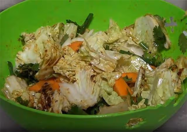 這道涼拌菜要收藏了,食材簡單,一撕一拌就做好,開胃好吃,真棒