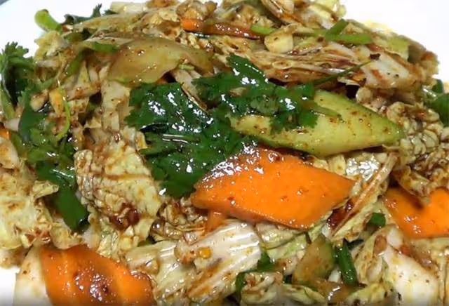 這道涼拌菜要收藏了,食材簡單,一撕一拌就做好,開胃好吃,真棒