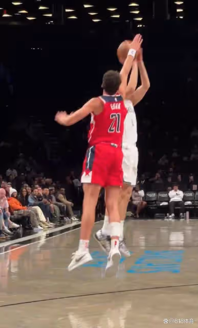 拉風!崔永熙5分鐘砍5分1板籃網大勝,兩中國美女起立歡呼花枝亂顫