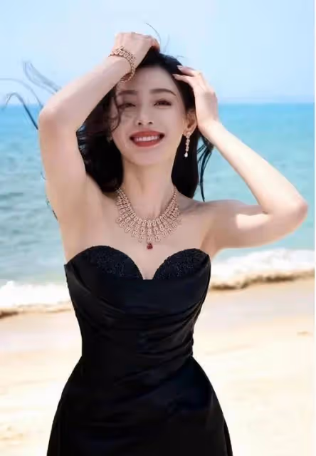 張天愛各類靚麗寫真美爆了!雪膚玉貌曼妙身材性感妖艷