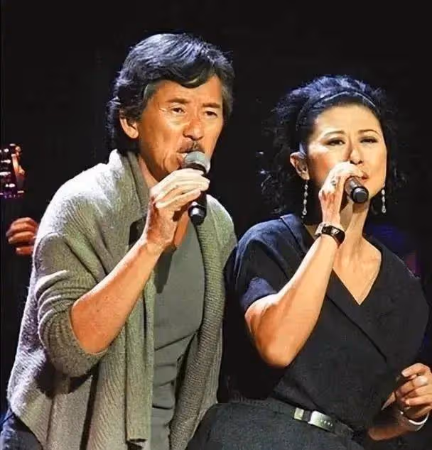 吳正元罕見露面,已與林子祥葉蒨文夫婦和解,網友:70歲優雅的老去