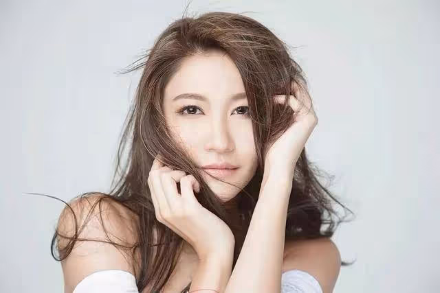 恭喜!TVB前人氣女星宣布生女,因站錯隊遭封殺事業盡毀