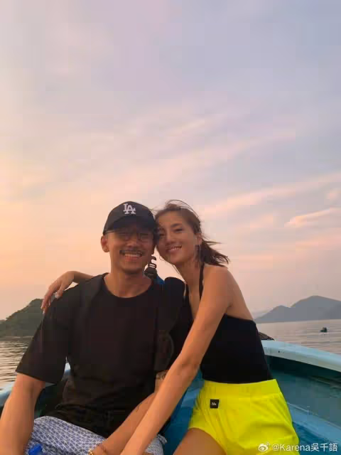 港女星太古里被路人偶遇!零濾鏡素顏照曝光,網友稱太驚艷