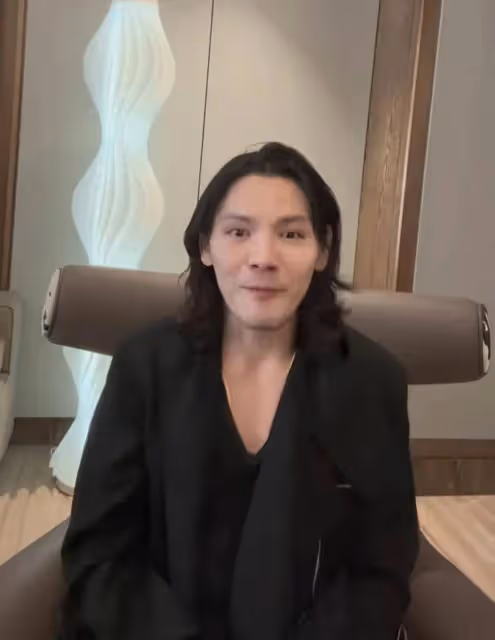 向佐真要走喜劇路線,大方和博主拍搞笑視頻調侃自己,獲網友好感