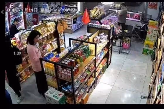 宗馥莉現身東北超市被偶遇,本人打扮低調沒架子,店主不在超後悔