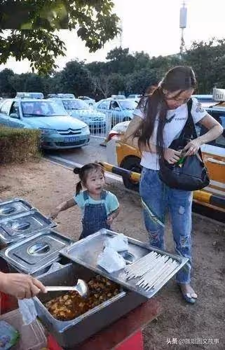華晨宇張碧晨一家三口合照曝光:愛的結晶華迎辰,溫暖傳承顯真情