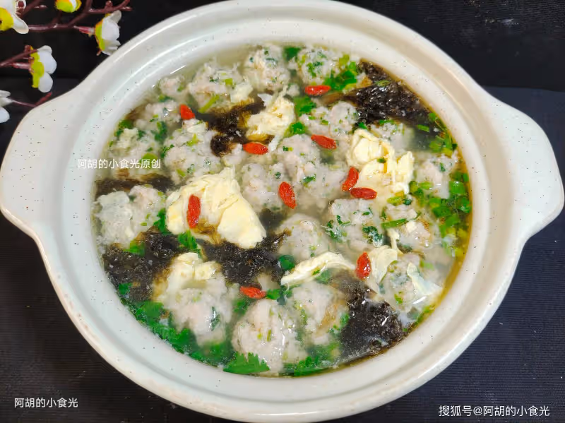 明明這菜全身是寶,很多人卻嫌棄它!照這樣做個丸子湯,提味增香、勾人食慾