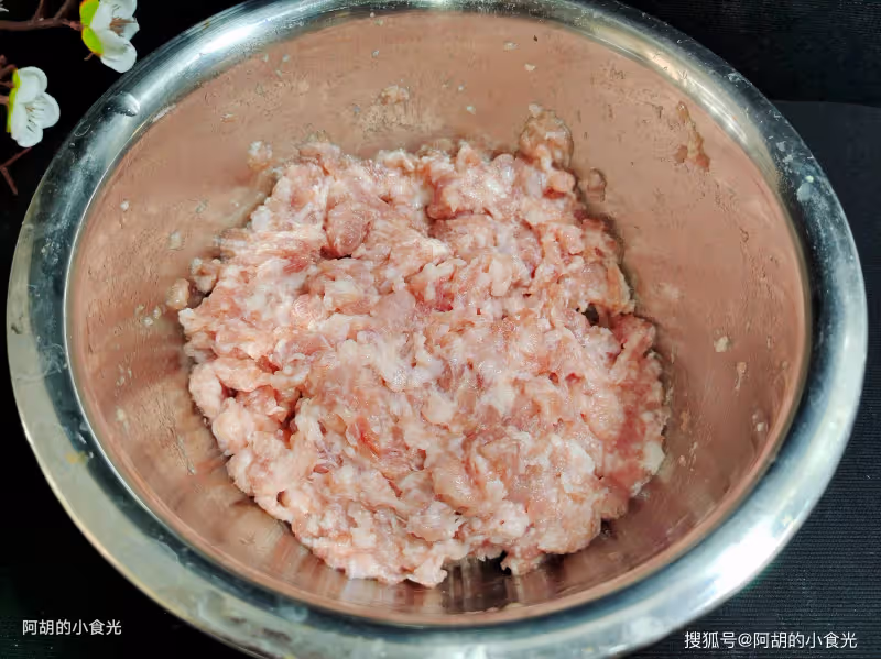 明明這菜全身是寶,很多人卻嫌棄它!照這樣做個丸子湯,提味增香、勾人食慾