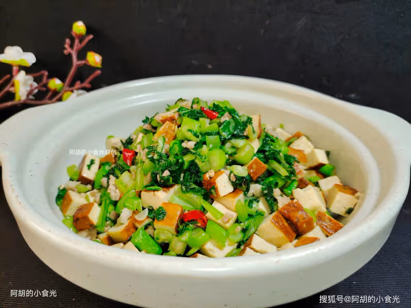 蘿蔔白菜快靠邊,此菜秋天時使勁吃!簡單搭配炒一盤,口口脆嫩清香、特下飯