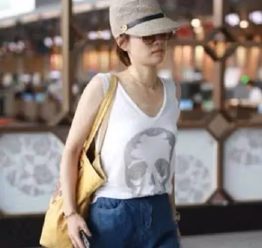 姚笛和馬伊琍穿同款衣服,顏值與身材高下立判,難怪文章會選她