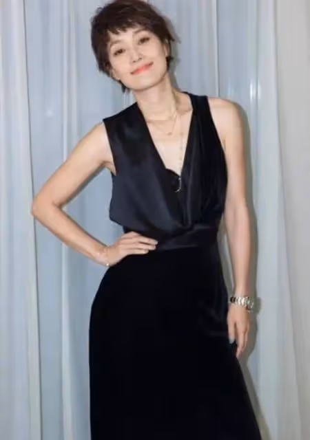姚笛和馬伊琍穿同款衣服,顏值與身材高下立判,難怪文章會選她