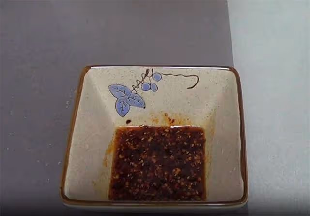 喜歡吃酸辣粉的不用買了,在家自己就能做,酸辣過癮,吃著太爽了