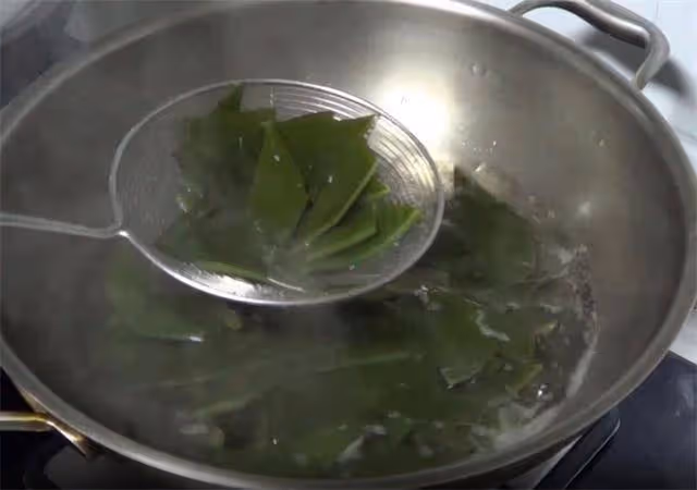 非常好吃的海帶小菜,簡單一泡一煮,酸辣爽口還解膩,先收藏了