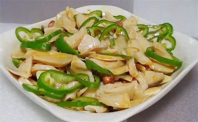 非常好吃的杏鮑菇小菜,簡單一蒸一拌,香辣嫩滑又營養,果斷收藏