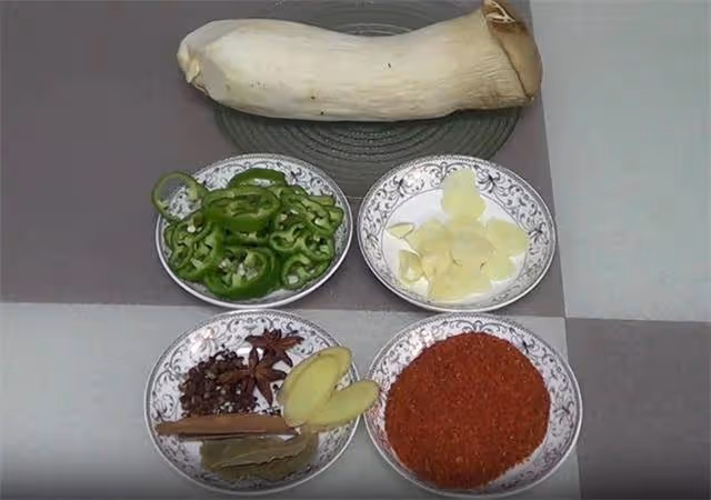 非常好吃的杏鮑菇小菜,簡單一蒸一拌,香辣嫩滑又營養,果斷收藏