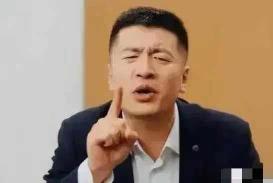 鬧大!張雪峰都忍不住罵葉珂了,評論區一片沸騰,黃曉明還忍得住