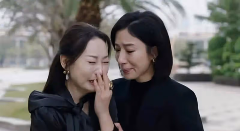 TVB知名女星哭戲出圈，未婚生女與男友拖足十五年不結婚，對繼女視如己出