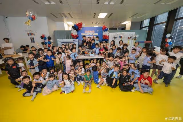 TVB視後胡杏兒為大兒子慶生！場面盛大又熱鬧，7歲小壽星搶鏡