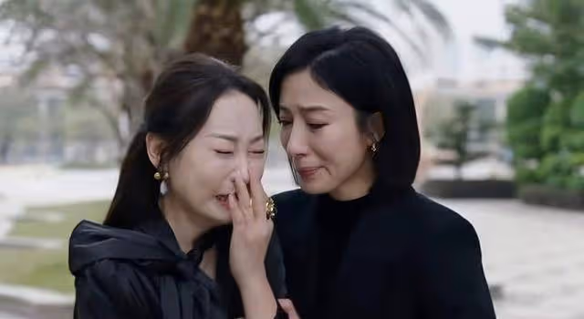 TVB知名女星哭戲出圈，與男友拖足十多年不結婚，對繼女視如己出