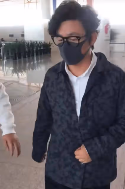 大反轉!狗仔爆王寶強慈善翻車,知情人士透露更多內幕,太冤了
