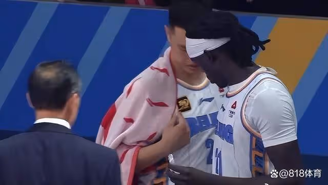 奇葩!北京外援奧莫特穿錯球衣被罰下場,CBA:違反著裝規定罰款2萬