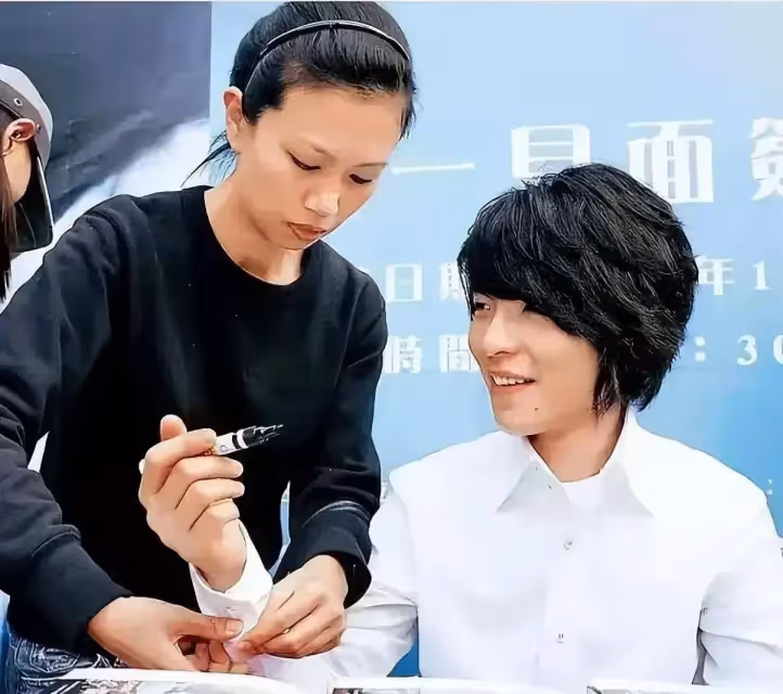 林有慧年輕畫面曝光,本人精明強幹眼神帶光,女強人氣場十足