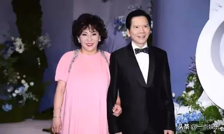 蕭敬騰大婚,去了好多明星,小S出盡風頭,大S夫婦好尷尬