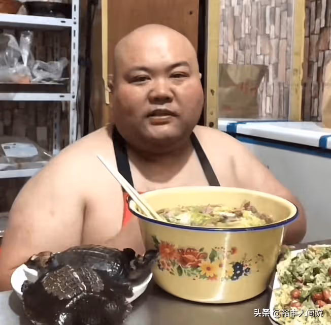 曝300斤網紅「熊二」去世,疑高血壓導致,常挑戰幾十元的自助餐