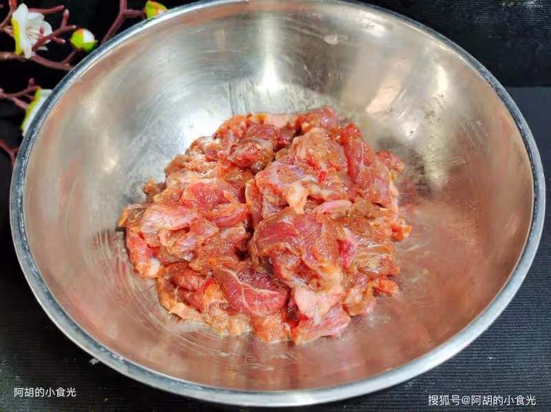 吃紅薯、南瓜不如吃它,花小錢吃好菜!葷素搭配燉一鍋,菜鮮肉嫩、滿口好味