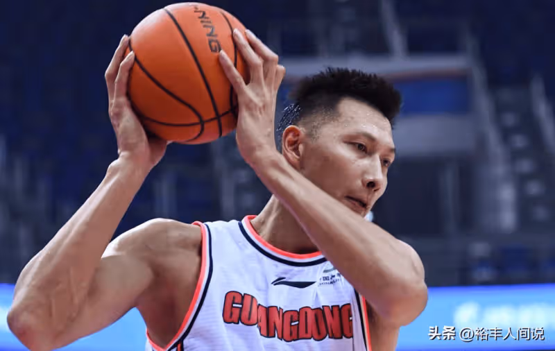 易建聯嫖娼事件大反轉!女方發文否定,卻被扒曾飛往世界各地交易