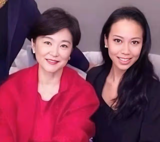 恭喜!林青霞繼女未婚懷第三胎,與外籍男友戀愛多年不結婚