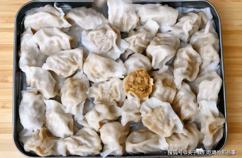 做酸菜豬肉餡餃子,牢記「4個竅門」,餃子酸香味美,好吃不油膩
