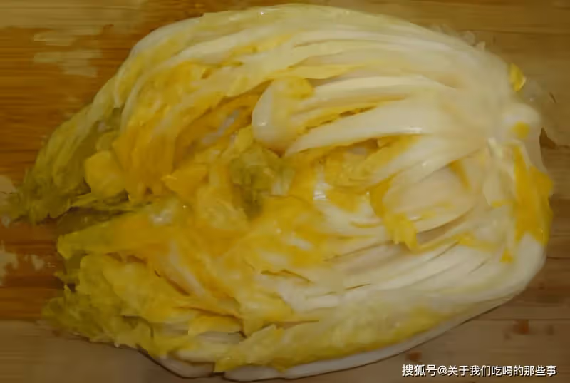 做酸菜豬肉餡餃子,牢記「4個竅門」,餃子酸香味美,好吃不油膩