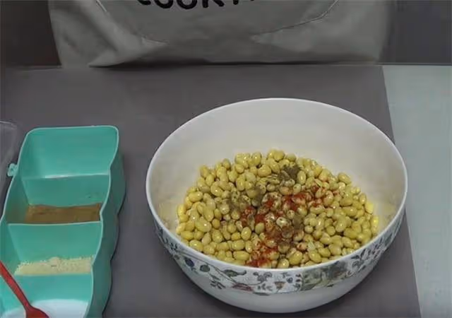 非常好吃的黃豆零食,咸香味美,簡單一泡一烤,吃起來嘎嘣脆