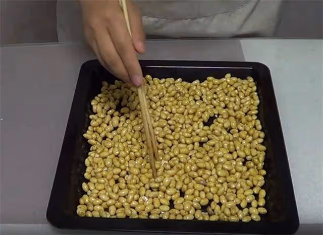 非常好吃的黃豆零食,咸香味美,簡單一泡一烤,吃起來嘎嘣脆