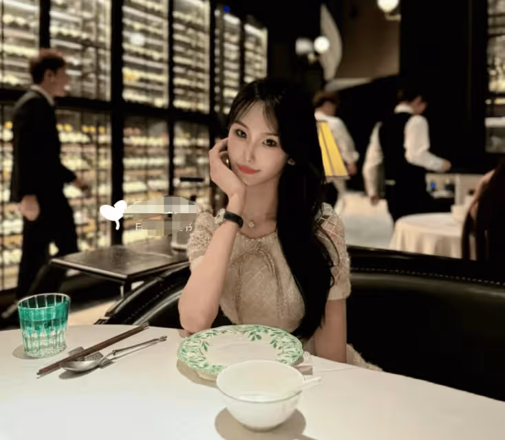 曝易建聯嫖娼!私密照和聊天記錄曝光,女方19歲,大量美照流出