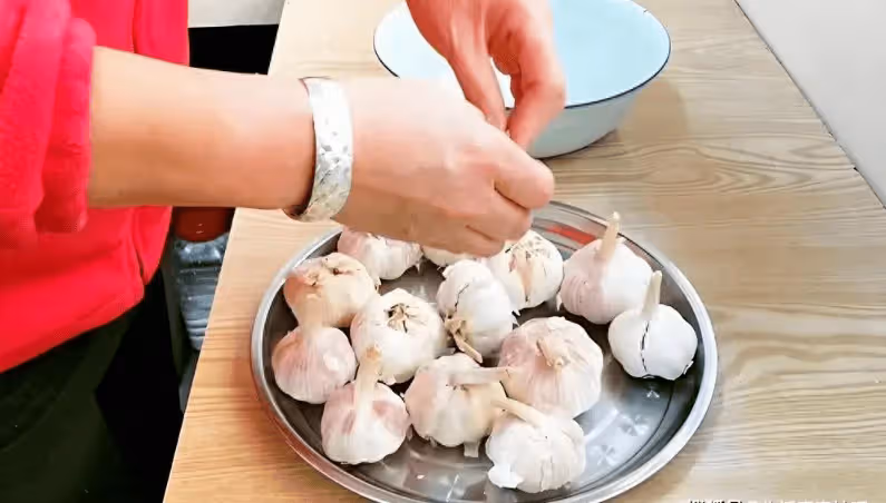 上海交大發現:不吃大蒜和辣椒的人,血栓一下就不堵了?是真的嗎