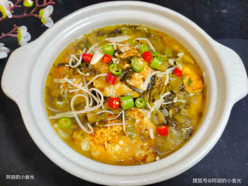 原來雞蛋和它吃才夠味,以前怎麼沒想到!簡單燜一鍋,喚醒好胃口、軟嫩多汁