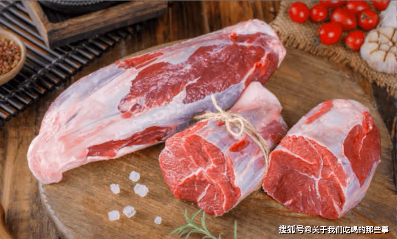 買牛肉,選「掛著的」還是「擺著的」?牢記4點,不被肉販忽悠