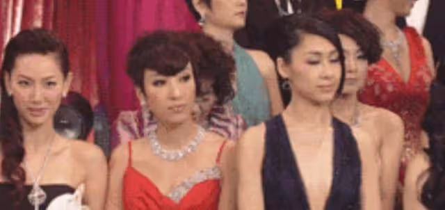 兩大視後對撼!楊茜堯胡定欣14年前疑鬧不和,如今再同框表現友好